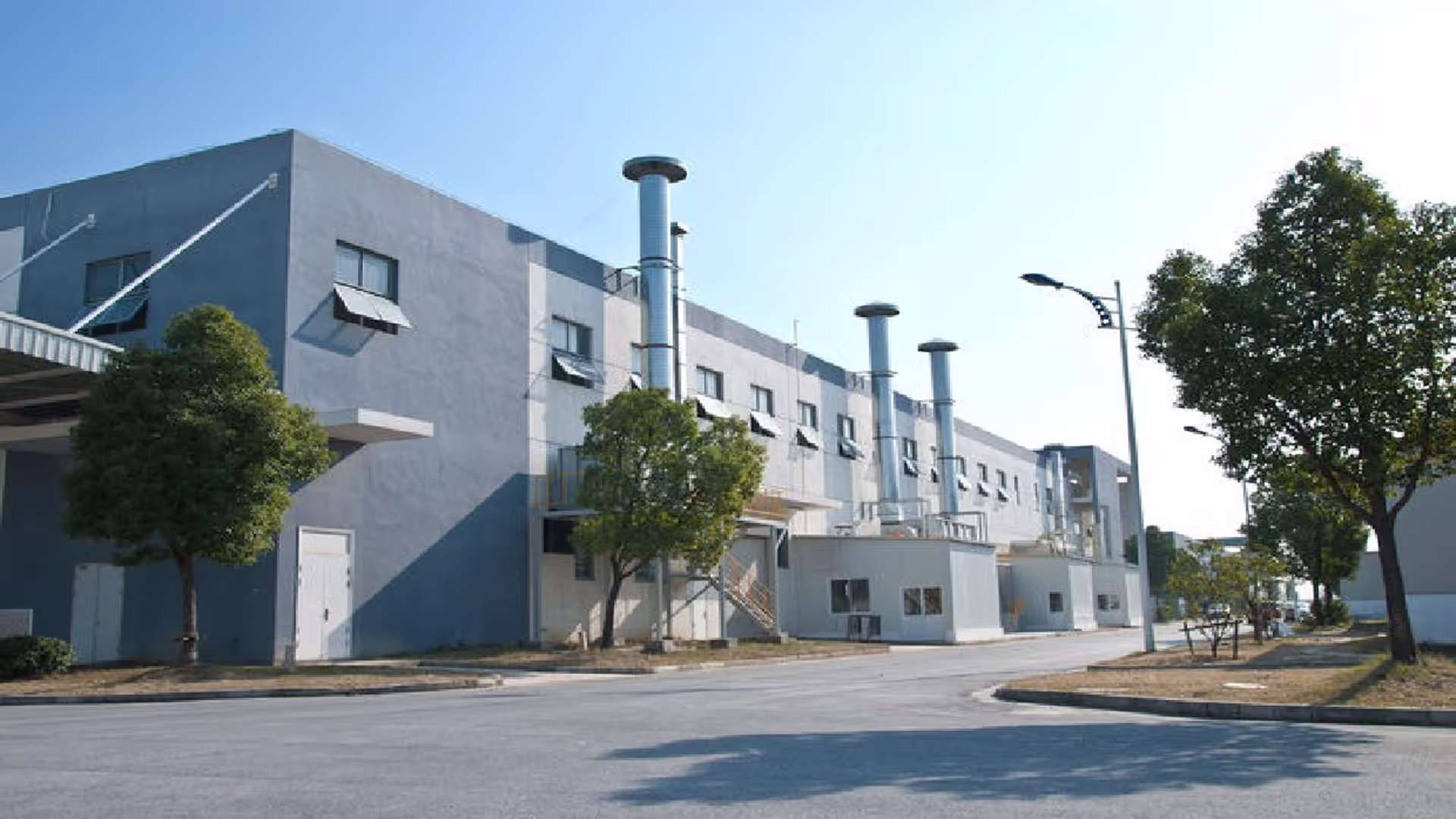 嘉兴生产基地.jpg